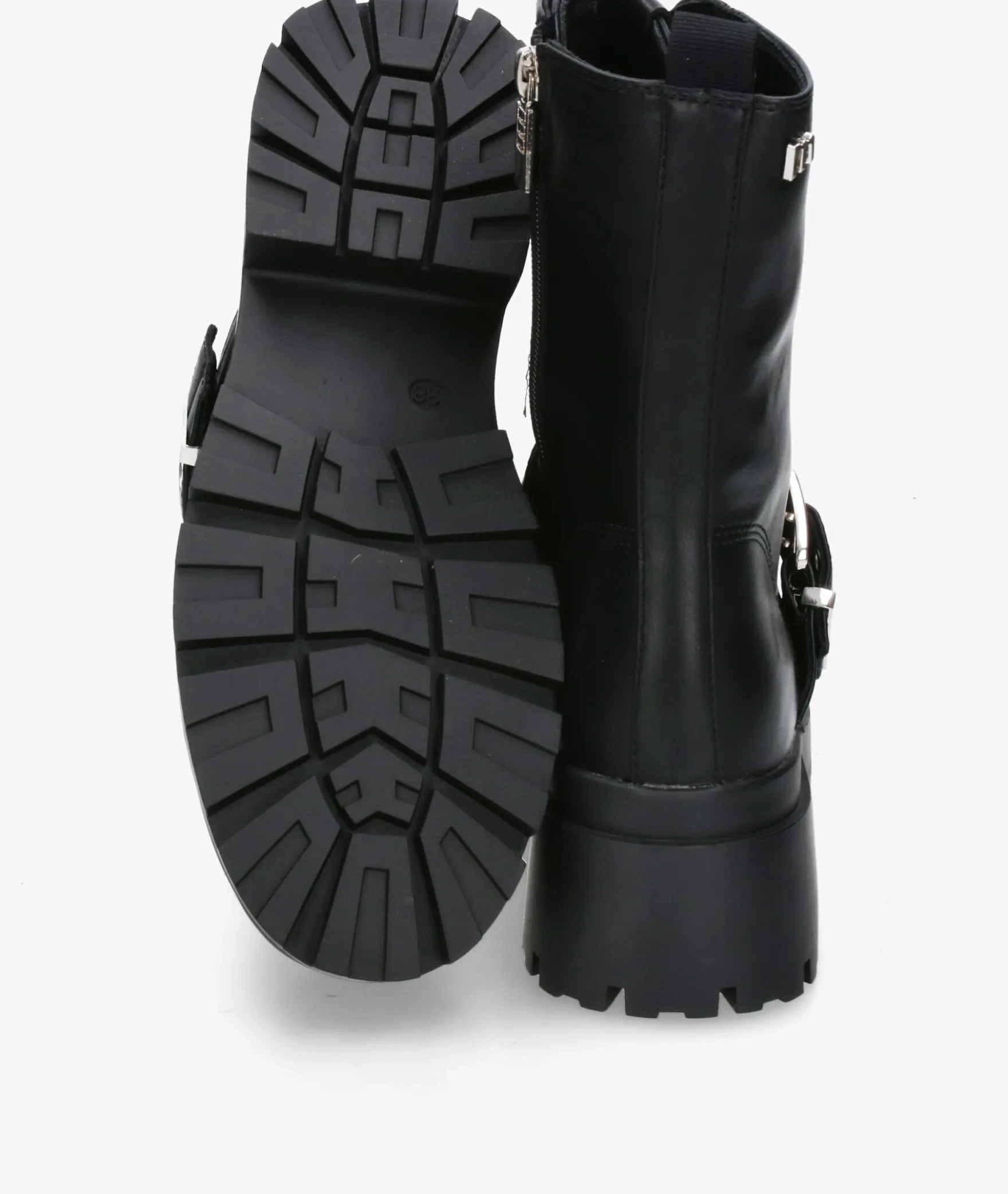 Botines Mustang54654 en negro