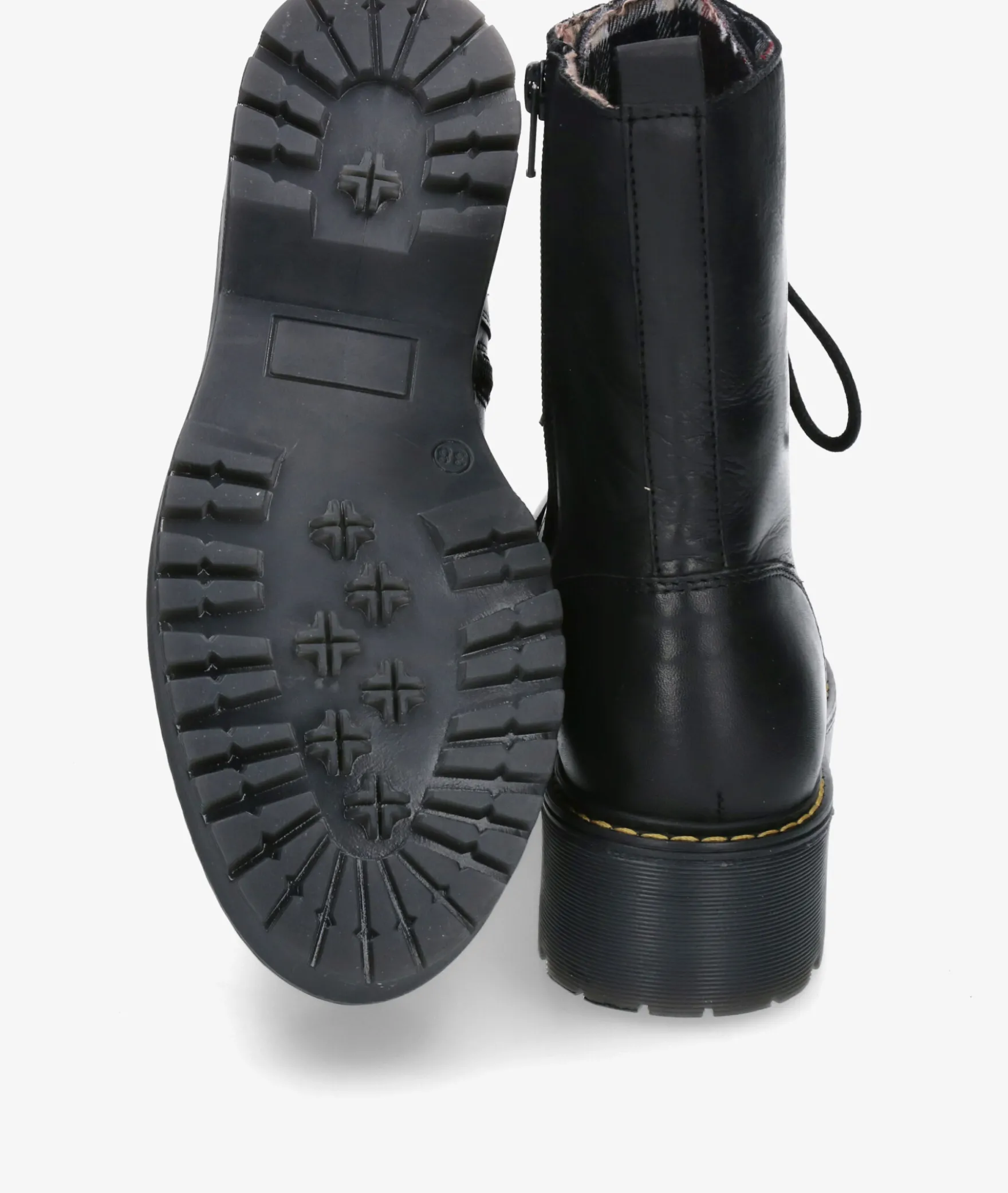 Botines TraverisB2139A en negro