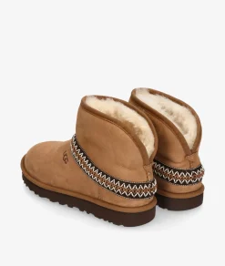 Botines UGGCLASSIC MINI CRESCENT en cuero