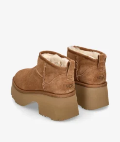 Botines UGGCLASSIC ULTRA MINI NEW HIGHTS en cuero