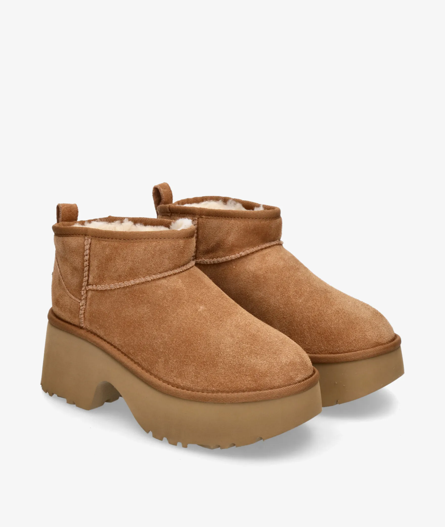 Botines UGGCLASSIC ULTRA MINI NEW HIGHTS en cuero