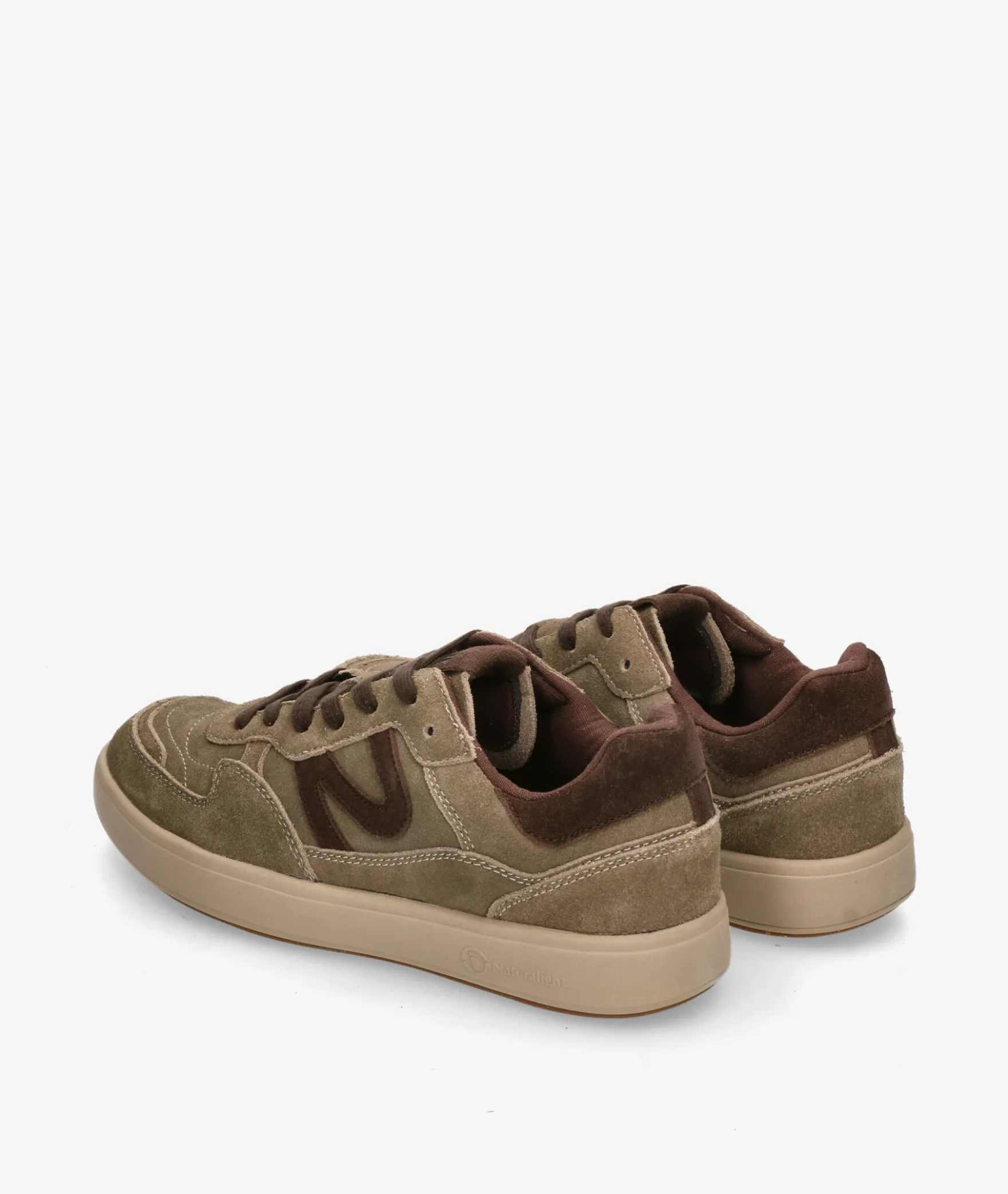 Deportivos Natural World8456 en serraje taupe