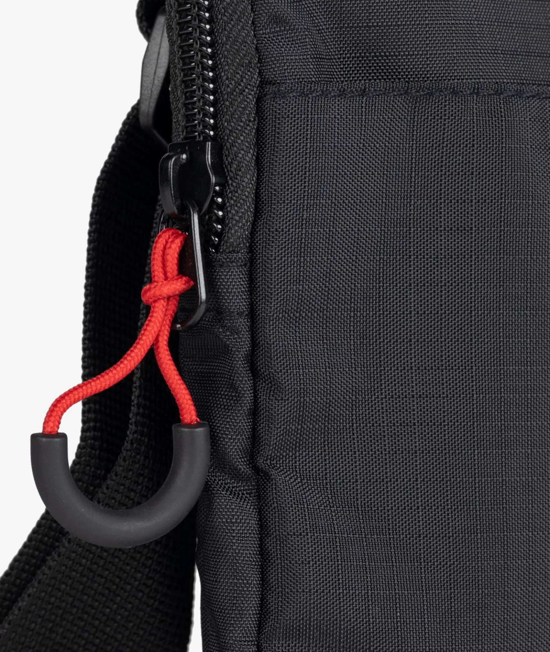 Mochila MUNICH CROSSBODY SLIM en negro