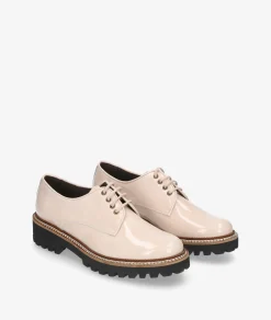 Zapatos inglés Kénnebec 7050 en charol beige