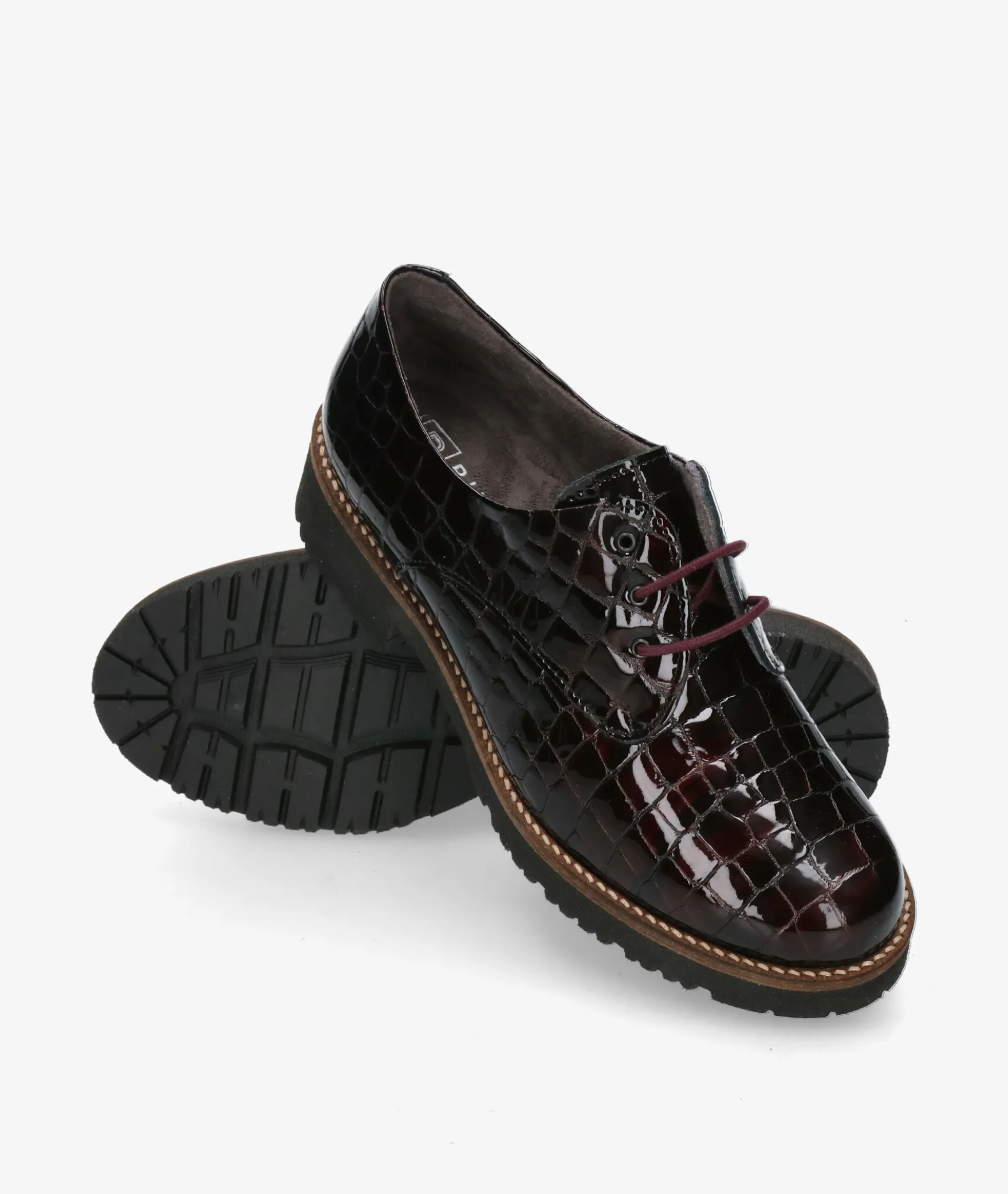 Zapatos inglés Pitillos 10771 en charol burdeos