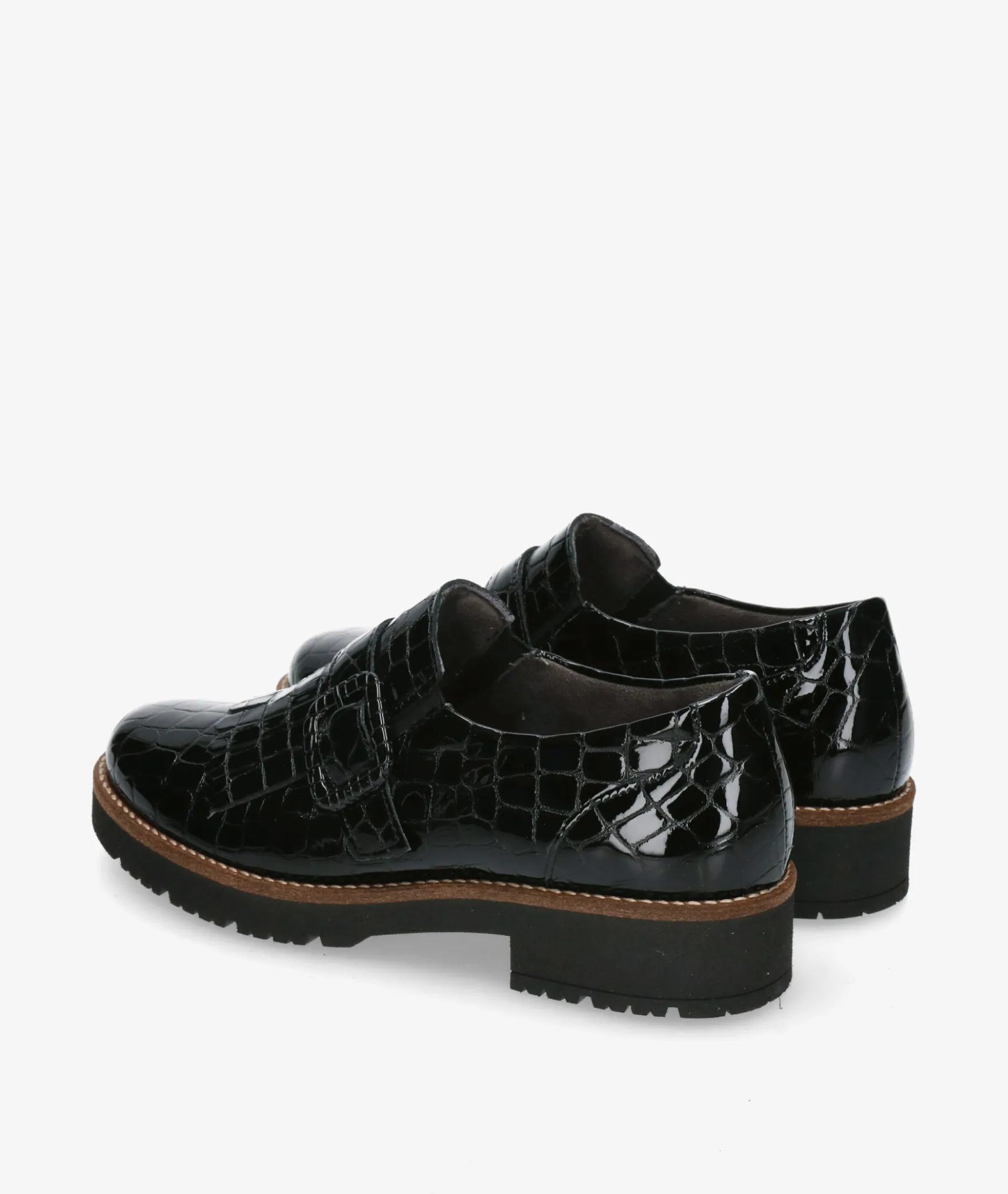 Zapatos Pitillos10772 en charol negro